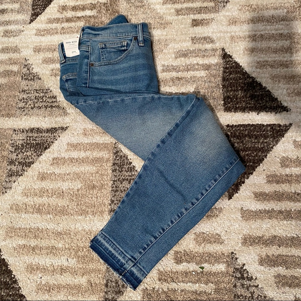 Lucky Brand Women's Mid Rise Ava Skinny Jean in 4